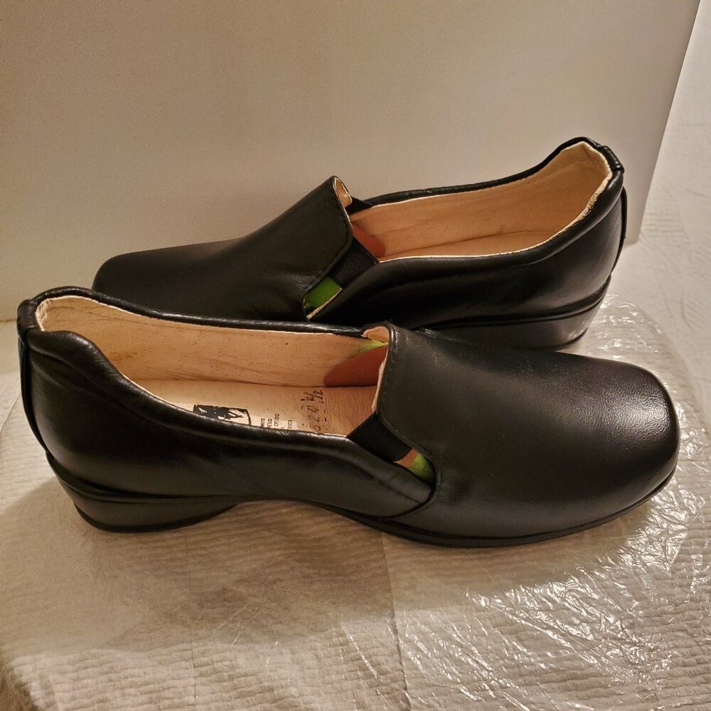 Angie Comfort  Shoes 100% Sheepskin leather Square Toe Size US 7.5 /EU/38.